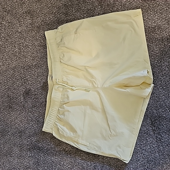 VRST Men's 5'' Everyday Short Pale Yellow Size XL - Picture 2 of 4